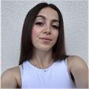 Ciao, sono Mary! Ho 20 anni, un grande amore per la lingua italiana e passione per l’insegnamento.