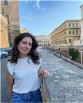 Sono studentessa in Psicologia a Roma. Attualmente lavoro anche come educatrice presso una scuola elementare in zona Parioli. Mi offro per dare ripetizioni ai ragazzi e ragazza di scuola media e superiore, materia umanistiche (compreso anche latino) e sci