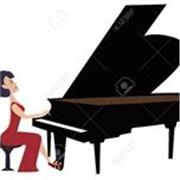 Maestra de música que imparte canto solfeo y conjuntos corales