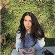 Diplomata al liceo artistico Einaudi Magenta, laureanda all’Università cattolica di Milano, offro lezioni di disegno