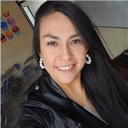 Docente imparte clase de refuerzos académicos