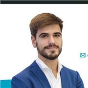 Adapto mis clases al nivel de cada alumno, puedo dar clases a alumnos de eso, bachiller, universidad