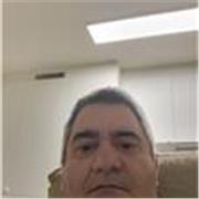 No soy profesor de profesión, pero hace más de 30 años tengo dominio del idioma. Estudie en la Universidad Técnica de Magdeburgo A