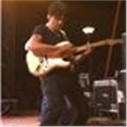 insegnante di musica per strumento sax e chitarra