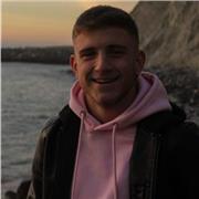 Estudiante de Magisterio Infantil Trilingüe en la UPV (Univerdidad del Pais Vasco). 
Con experiencia con niños de 7 años. Preparada para dar clases de ingles de nivel de ESO o Primaria