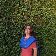 Profesora de Biología con experiencia trabajando con niños.