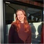 Étudiante donne des cours d'anglais du collège à la terminale