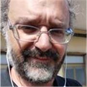 Direttore di Laboratorio impartisce lezioni di chimica generale e organica per studenti universitari e istituti superiori