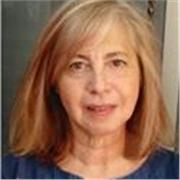 Profesora universitaria especializada en cursos personalizados para adultos