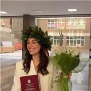 Assistente sociale impartisce lezioni in materie umanistiche