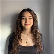 Cursando segundo de bachillerato, persona aplicada i buen estudiante.