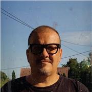 Docente di Graphic Design e comunicazione visiva, certificato Adobe CE, insegno in italiano e in inglese, in presenza o online