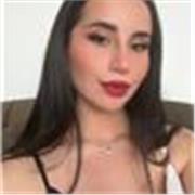 Profesora a medio tiempo, soy Socióloga con mención en Relaciones Internacionales con un Master en política aplicada.