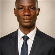 English and French tutor with over 10 years of experience in teaching.