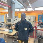 Mais connaissances mathématiques sont base sur l'enseignement du secondaire jusqu'au lycée