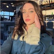 Laureanda in arti e scienze dello spettacolo offre lezioni di italiano, grammatica italiana, storia, epica e geografia