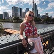 Profesora de alemán, inglés hasta niveles altos (además de español hasta un nivel medio)
