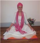 Professeur de yoga trilingue (anglais, français, espagnol) donne des cours de Kundalini yoga en ligne et en présentiel (Lyon)