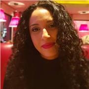 Insegnante di italiano per stranieri, sono una ragazza di 25 anni di origine marocchina nata e cresciuta in Italia