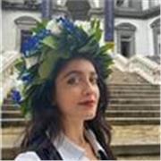 Offro aiuto compiti ai bambini delle elementari e medie, e lezioni private di filosofia e storia ai ragazzi del liceo.