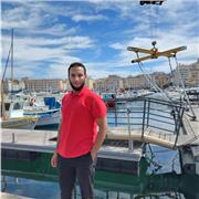 Bonjour, je m'appelle Mohammad Khalil. Je suis Egyptien. Je enseigne la langue Arabe et le noble Coran