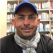 Diplômé d’un Master en Anglais, je donne des cours particulier de soutien scolaire à côté de mon travail. Prof expérimenté et peda