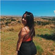 Profesora de Lengua y Literatura, con conocimientos en Derecho y terminología jurídica