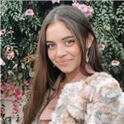 Maestra que imparte clases particulares dinámicas y con el fin de desarrollar el máximo aprendizaje del alumnado