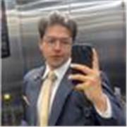 Profesor de Derecho apto para la enseñanza de diferente ramas elementales 