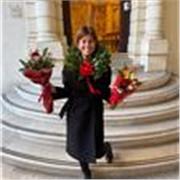 Laureata in filosofia impartisce lezioni per medie e superiori in materie umanistiche filosofia storia italiano