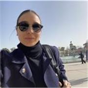 Profesora para ayudarle a sus niños a entender todo lo que necesiten de las materias