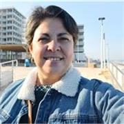 Profesor repaso a niños de primaria