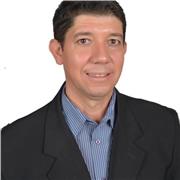 Professor de informática com formação superior