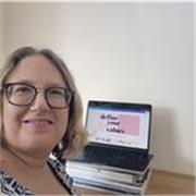 I am an executive function coach who helps bring clarity, confidence and calm to neurodivergent minds