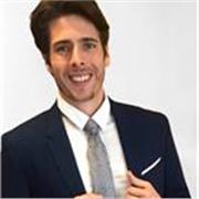 Cerchi un insegnante per migliorare il tuo inglese? sei interessato all'inglese americano e alla cultura americana? Non cercare oltre! Contattami oggi per iniziare subito!