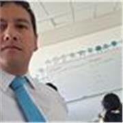 Ingeniero y profesor dicta clases de matematica en todos los niveles