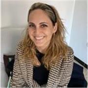 Licenciada en Química y Máster en Química Analítica y Máster de profesorado, y actualmente profesora de Secundaria y Bachillerato