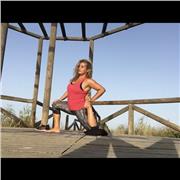 Osteópata, profesora de yoga y yoga terapéutico, certificada en Mindfulness, formadora de profesores