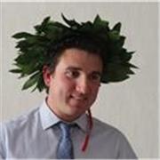 Laureato magistrale in chimica impartisce lezioni di chimica fisica e matematica