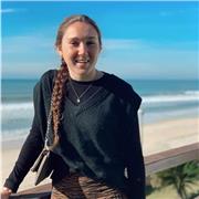 Profesora joven que ha estudiado bachillerato de ciencias biológicas ofrece clases de la eso en general y química y biología de bachillerato