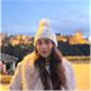 Profesora de español imparte clases para niños extranjeros de todas las edades