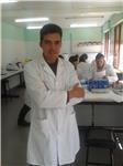 Graduado en Bioquímica, con máster en Biología molecular. 
