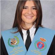 Profesora de apoyo escolar para alumnos y alumnas de educación Primaria