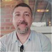 Docente di scuola superiore impartisce ripetizioni in matematica, fisica, inglese, scienze