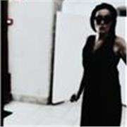 Docente tecnico impartisce lezioni di lettura e disegno tecnico