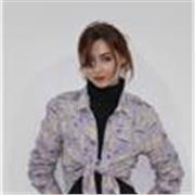 I am an experienced mentor and graduate in English Literature, making me an excellent tutor for any student.