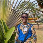 Prof des cours en fondamentaux du design et en identité visuelle.