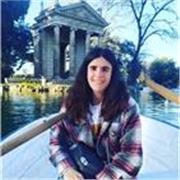 Profesora estudiando educación infantil con 5 años de experiencia