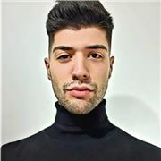 Soy un estudiante de 22 años, actualmente estoy a punto de terminar mi grado (habiendo cursado ya los 4 años, falta el TFG) en Filología Inglesa (UVa). No tengo experiencia como profesor pero tengo vocación y muchas ganas de comenzar a ganar experiencia c