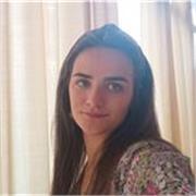 Estudiante universitaria con experiencia al cuidado de niños, refuerzo escolar y clases particulares de matemáticas de bachiller